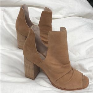 Chinese Laundry ladies suede bootie